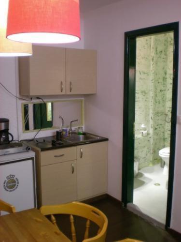 באטסי Adonis Guesthouse חדר תמונה